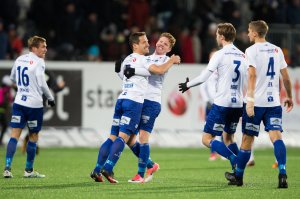 Ranheim jubler for seier etter kvalifiseringskampen til Eliteserien mellom Mjøndalen og Ranheim på Isachsen Stadion søndag. Foto: Fredrik Hagen / NTB Scanpix