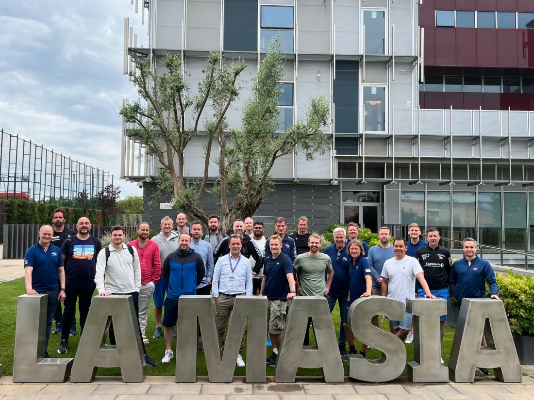 Bilde 6 Deltagere på La Masia.jpg